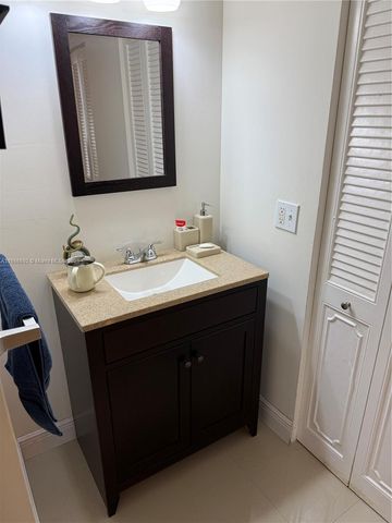 2201 S Ocean Dr 904, Hollywood, FL 33019