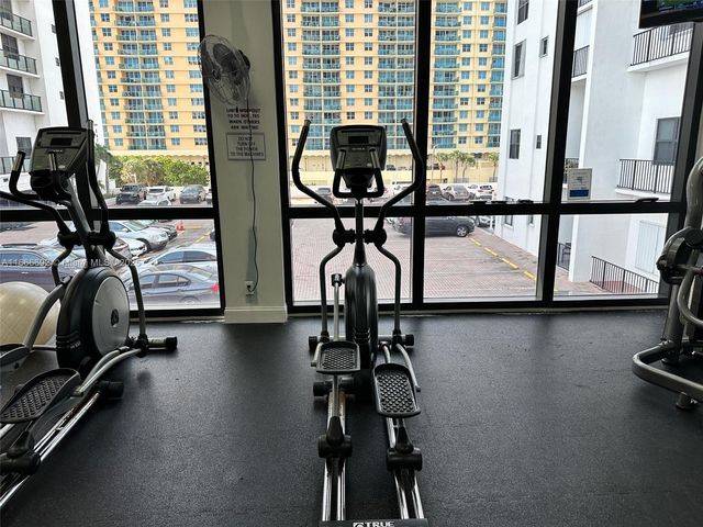 2201 S Ocean Dr 904, Hollywood, FL 33019