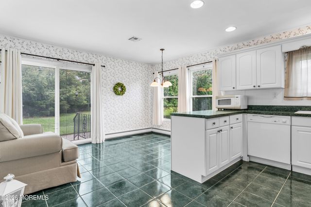 10 Biabou Drive, Toms River, NJ 08757