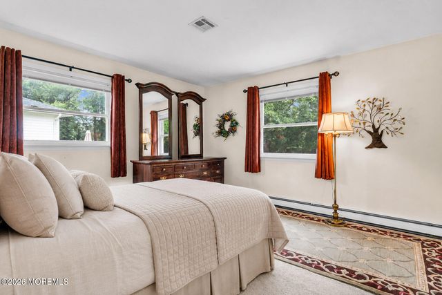 10 Biabou Drive, Toms River, NJ 08757