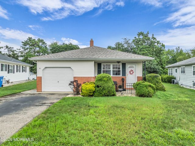 10 Biabou Drive, Toms River, NJ 08757