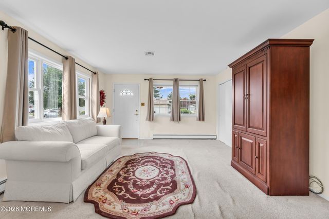 10 Biabou Drive, Toms River, NJ 08757