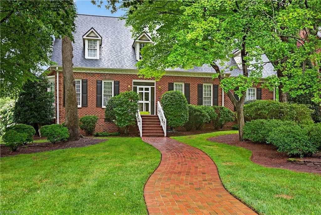 1 Starmount Farms Court, Greensboro, NC 27408