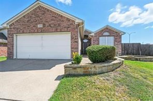 12500 Cottageville Lane, Fort Worth, TX 76244