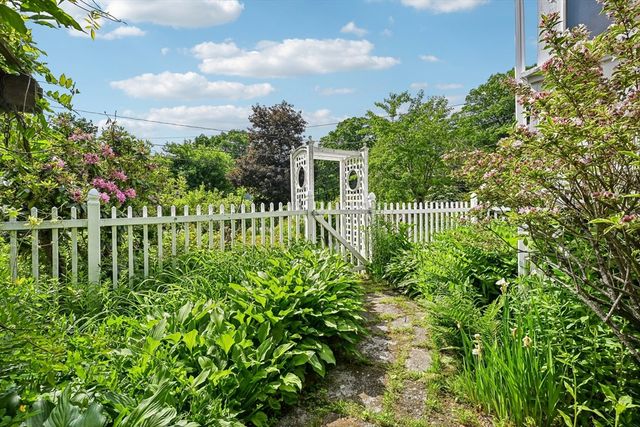 15 Dana Rd, Maynard, MA 01754