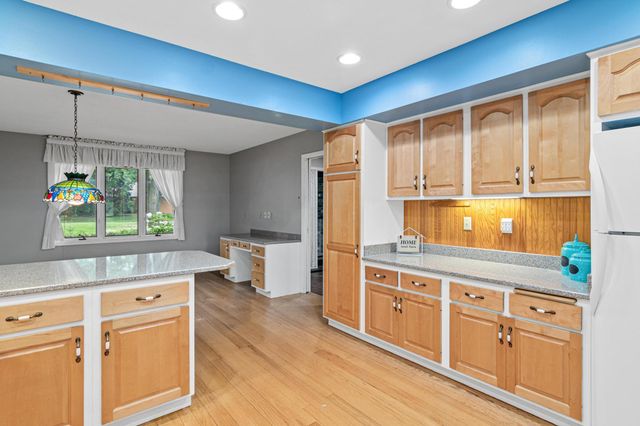 18 Anemone Circle, North Oaks, MN 55127