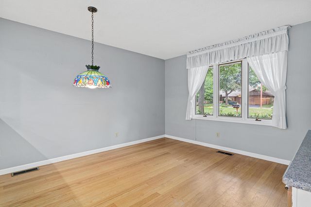 18 Anemone Circle, North Oaks, MN 55127