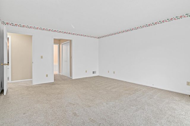 18 Anemone Circle, North Oaks, MN 55127