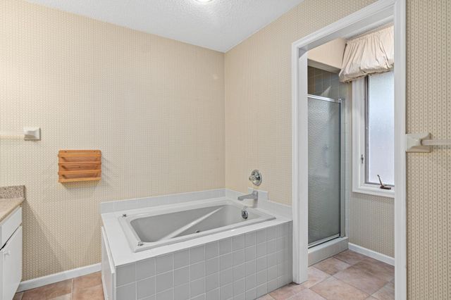 18 Anemone Circle, North Oaks, MN 55127