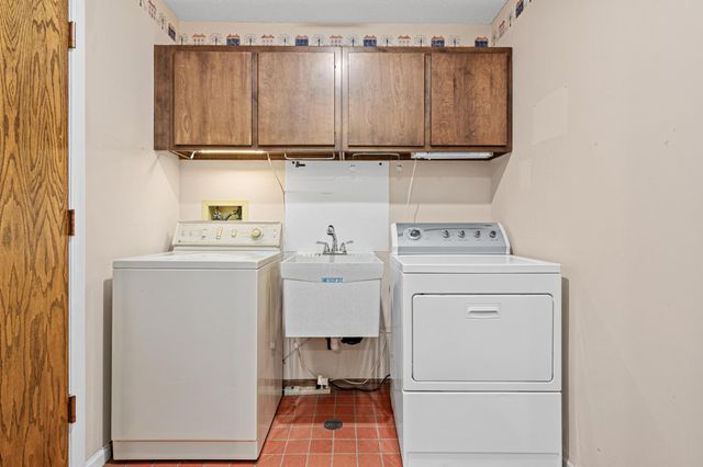 18 Anemone Circle, North Oaks, MN 55127