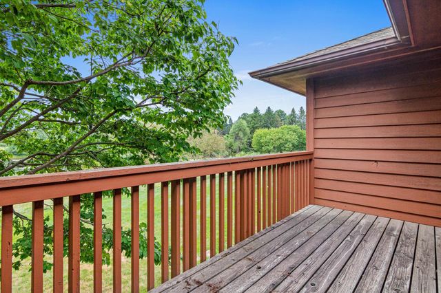 18 Anemone Circle, North Oaks, MN 55127