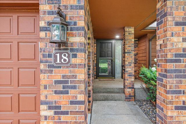18 Anemone Circle, North Oaks, MN 55127