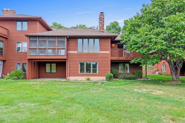 18 Anemone Circle, North Oaks, MN 55127