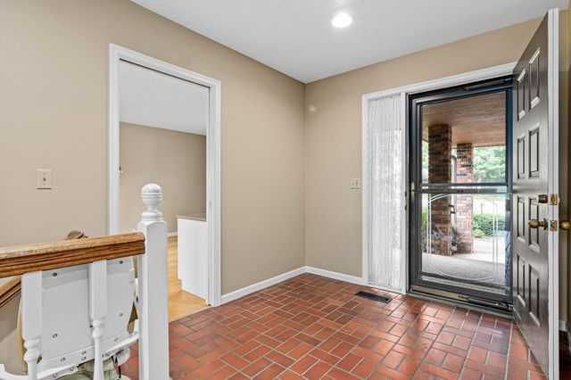 18 Anemone Circle, North Oaks, MN 55127