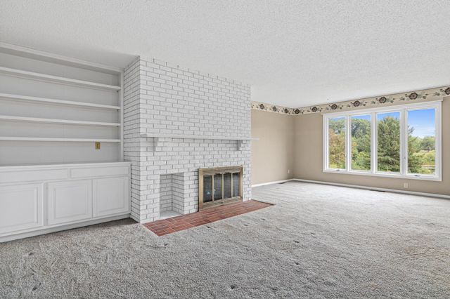 18 Anemone Circle, North Oaks, MN 55127