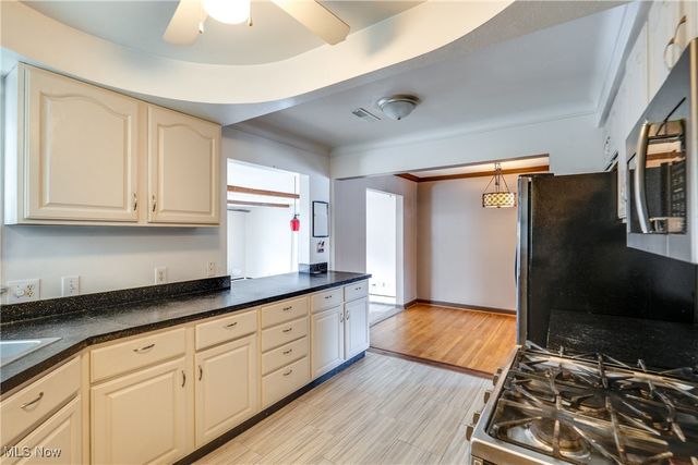 398 Crestview Avenue, Akron, OH 44320