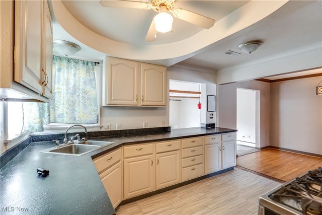 398 Crestview Avenue, Akron, OH 44320