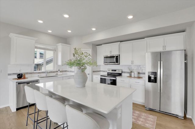 20766 E Valley Vista Dr, Liberty Lake, WA 99019