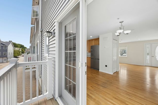 40 Myrtle Street 3, Waltham, MA 02453
