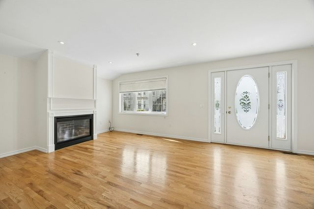 40 Myrtle Street 3, Waltham, MA 02453