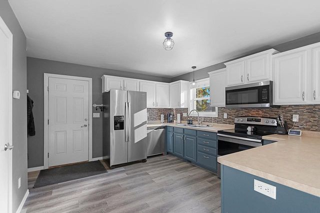 2616 MARATHON AVENUE, Neenah, WI 54956