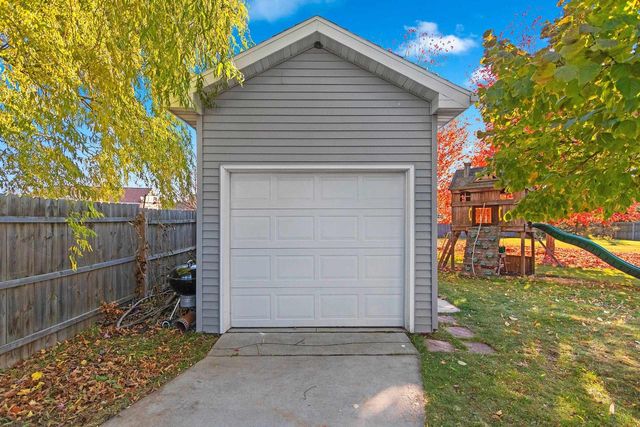 2616 MARATHON AVENUE, Neenah, WI 54956