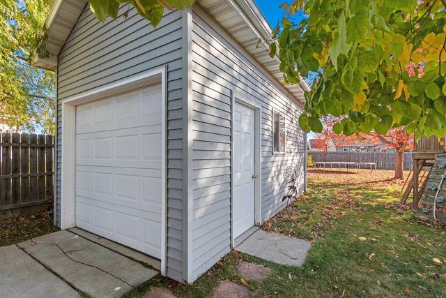 2616 MARATHON AVENUE, Neenah, WI 54956