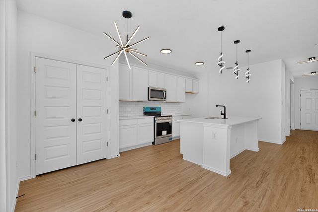 5306 Lisa Pt, St Hedwig, TX 78152