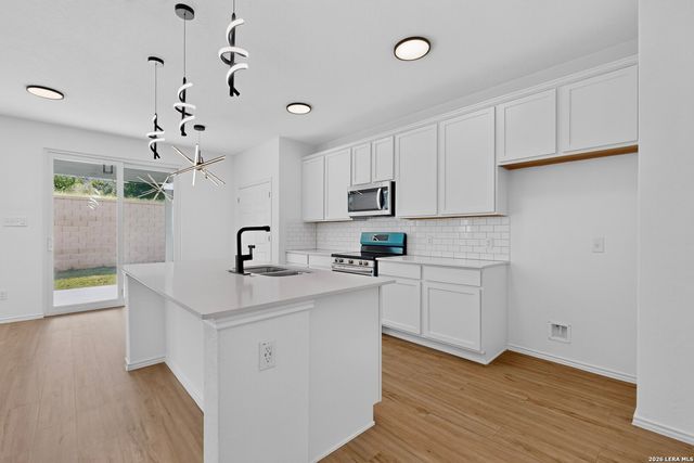 5306 Lisa Pt, St Hedwig, TX 78152