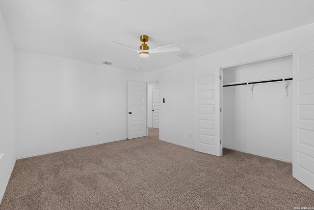 5306 Lisa Pt, St Hedwig, TX 78152