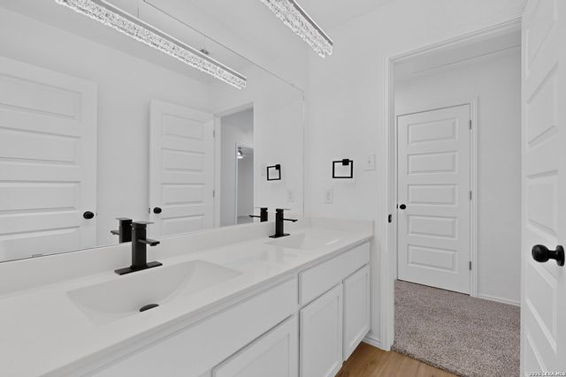 5306 Lisa Pt, St Hedwig, TX 78152