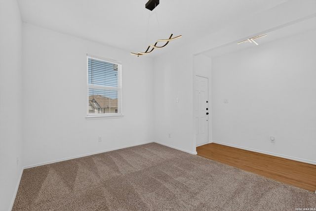 5306 Lisa Pt, St Hedwig, TX 78152