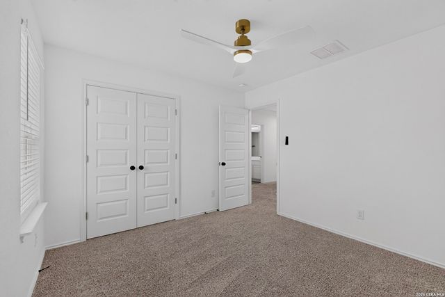 5306 Lisa Pt, St Hedwig, TX 78152