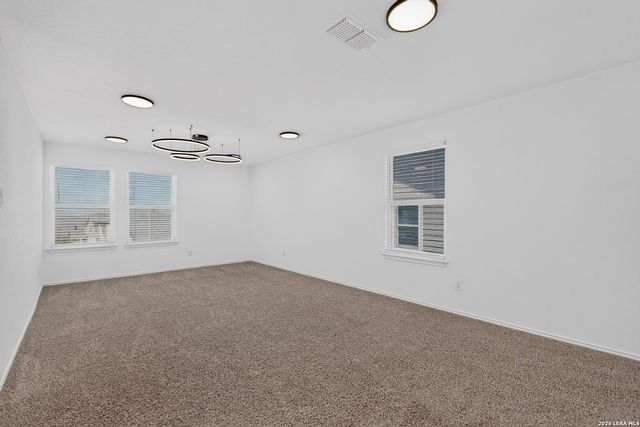 5306 Lisa Pt, St Hedwig, TX 78152