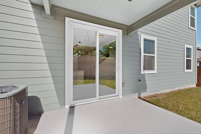 5306 Lisa Pt, St Hedwig, TX 78152