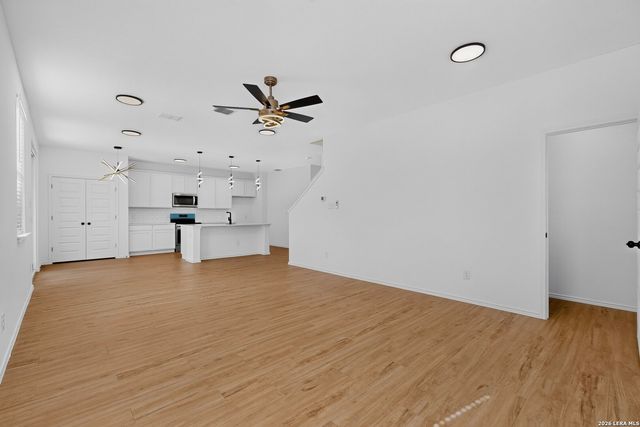 5306 Lisa Pt, St Hedwig, TX 78152