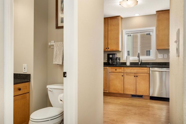 6477 Regency Lane, Eden Prairie, MN 55344
