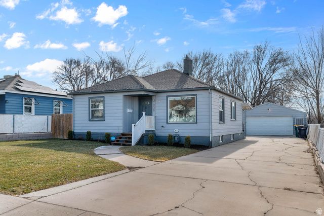 230 S LAKEVIEW DR, Clearfield, UT 84015