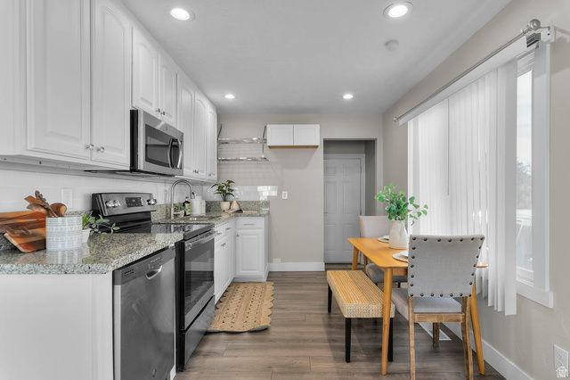 230 S LAKEVIEW DR, Clearfield, UT 84015