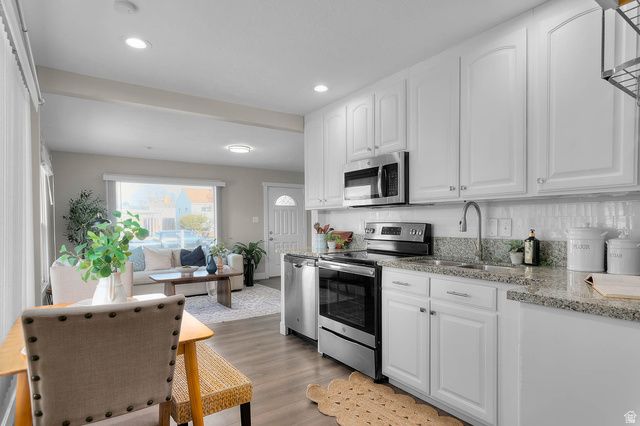 230 S LAKEVIEW DR, Clearfield, UT 84015