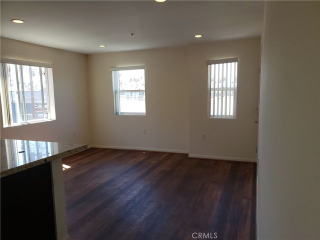 14537 Archwood Street 302, Van Nuys, CA 91405