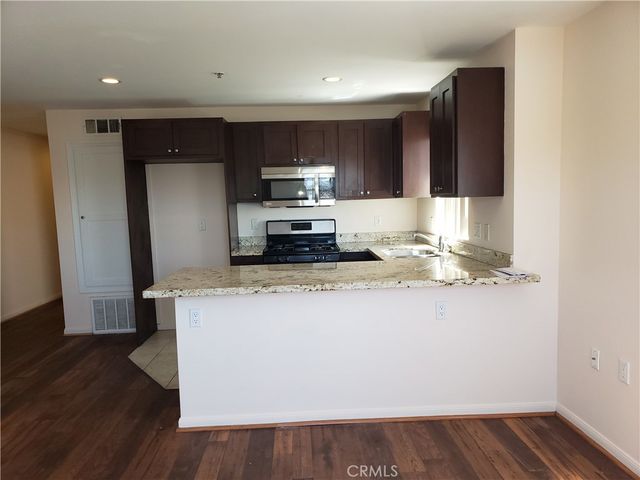 14537 Archwood Street 302, Van Nuys, CA 91405