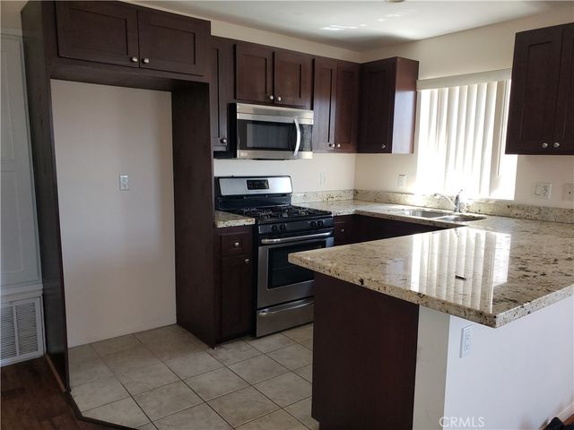 14537 Archwood Street 302, Van Nuys, CA 91405