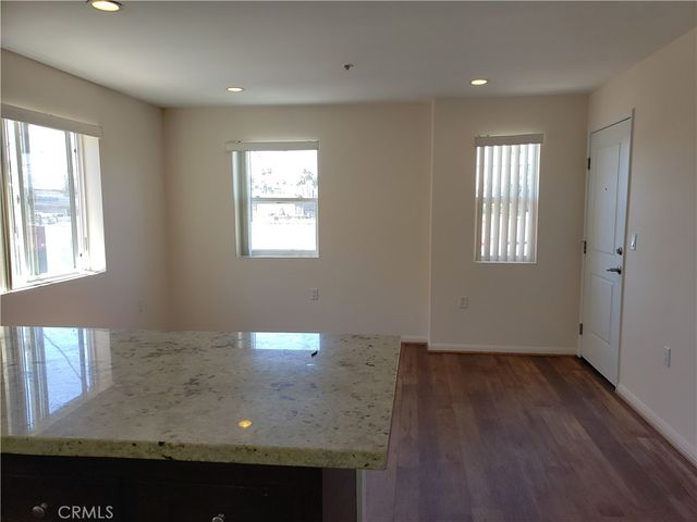 14537 Archwood Street 302, Van Nuys, CA 91405
