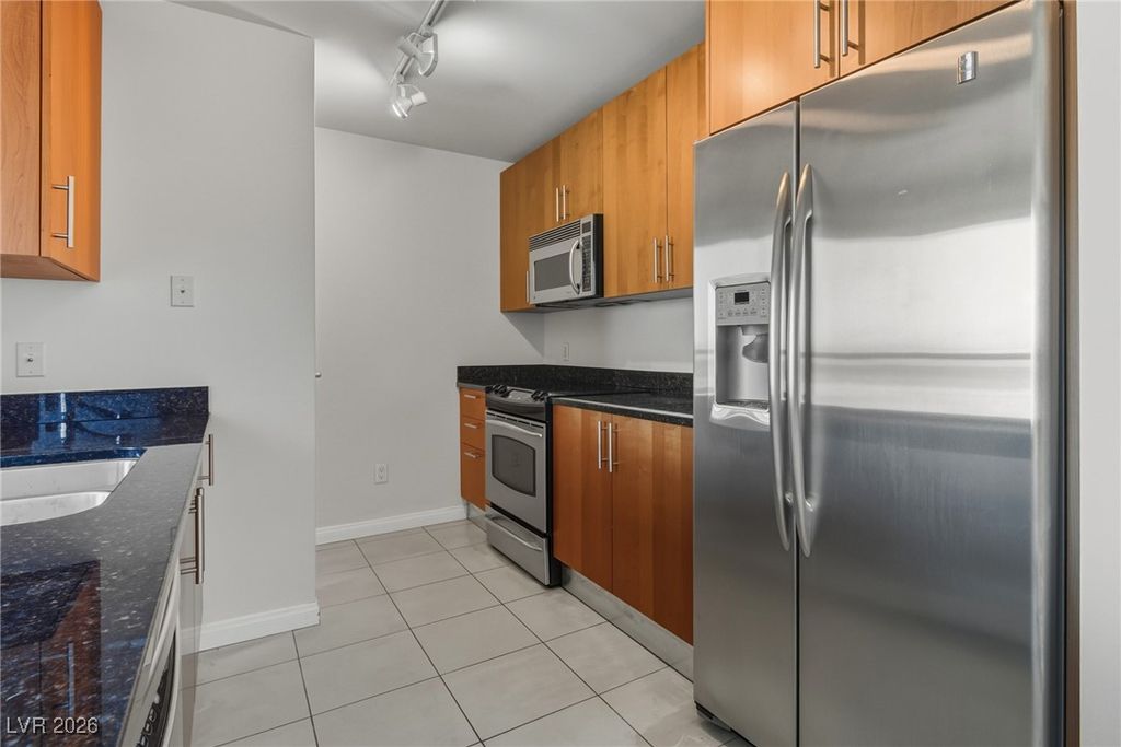 Image 2 of property listing at 200 West Sahara Avenue 1909, Las Vegas, NV 89102