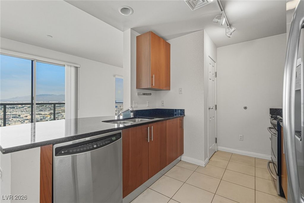 Image 3 of property listing at 200 West Sahara Avenue 1909, Las Vegas, NV 89102