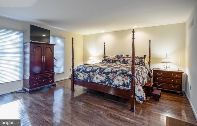 1979 MEADOW LN, Wyomissing, PA 19610