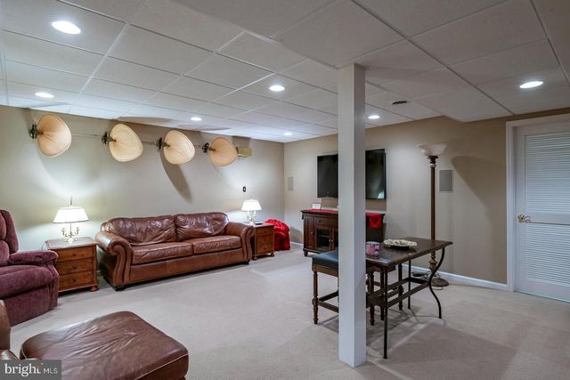 1979 MEADOW LN, Wyomissing, PA 19610