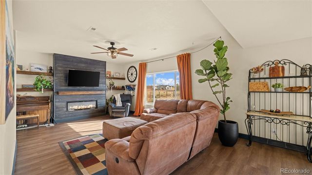 1072 S Avenida Del Oro, Pueblo, CO 81007