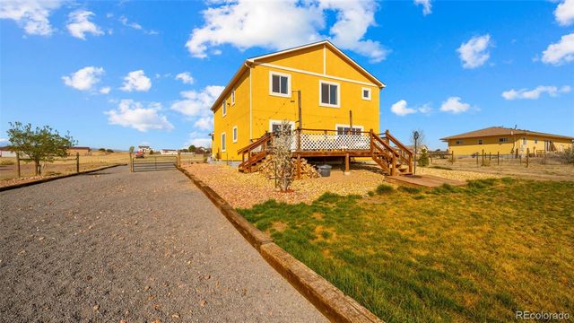 1072 S Avenida Del Oro, Pueblo, CO 81007